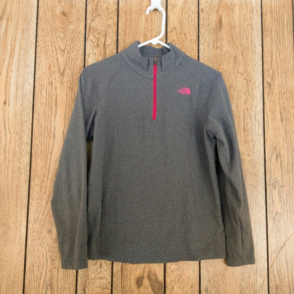 The North Face Quarter Zip Pull Over